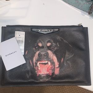 GIVENCHY CLUTCH 🖤